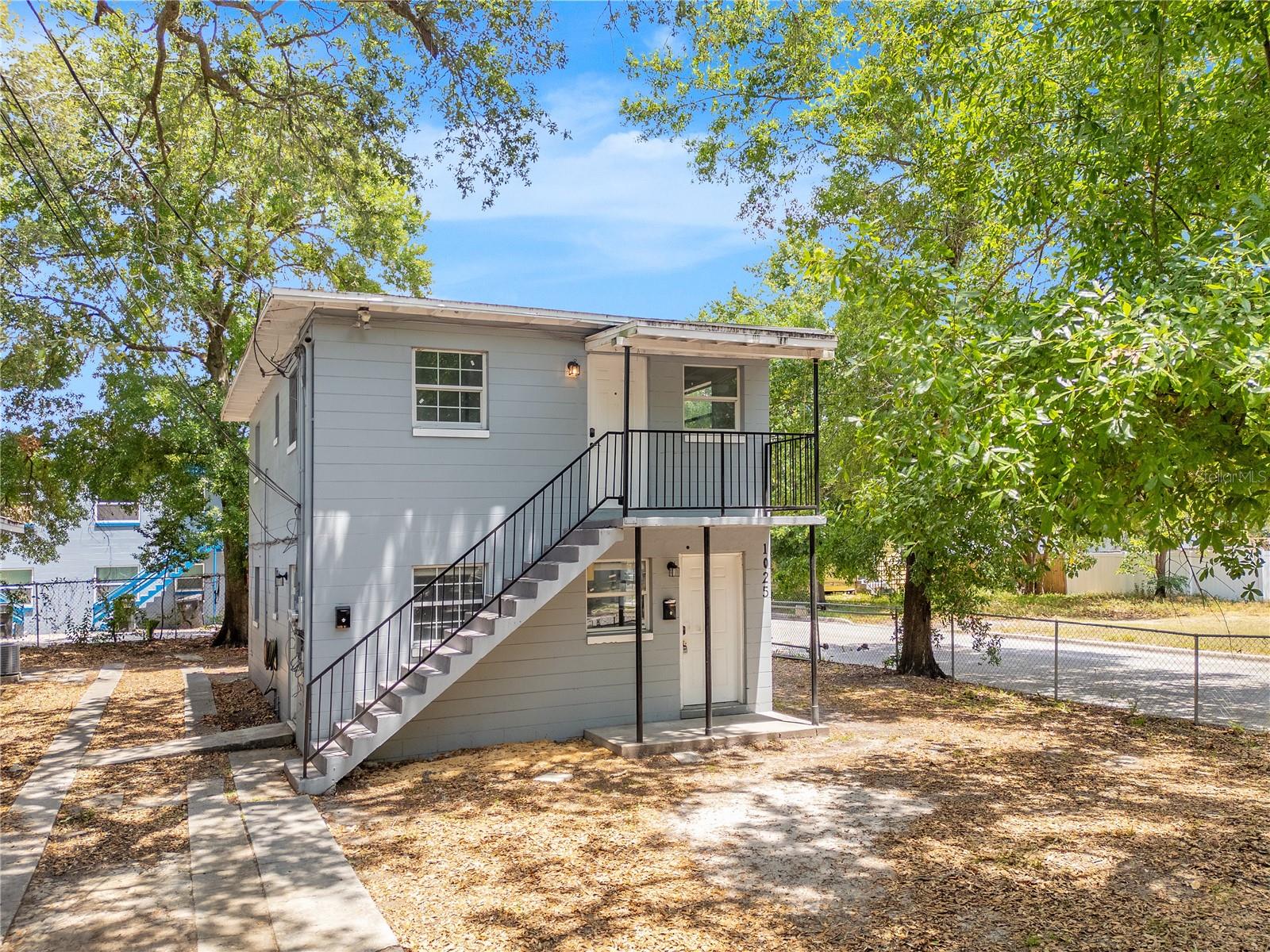 1025 COLYER STREET Unit A/B