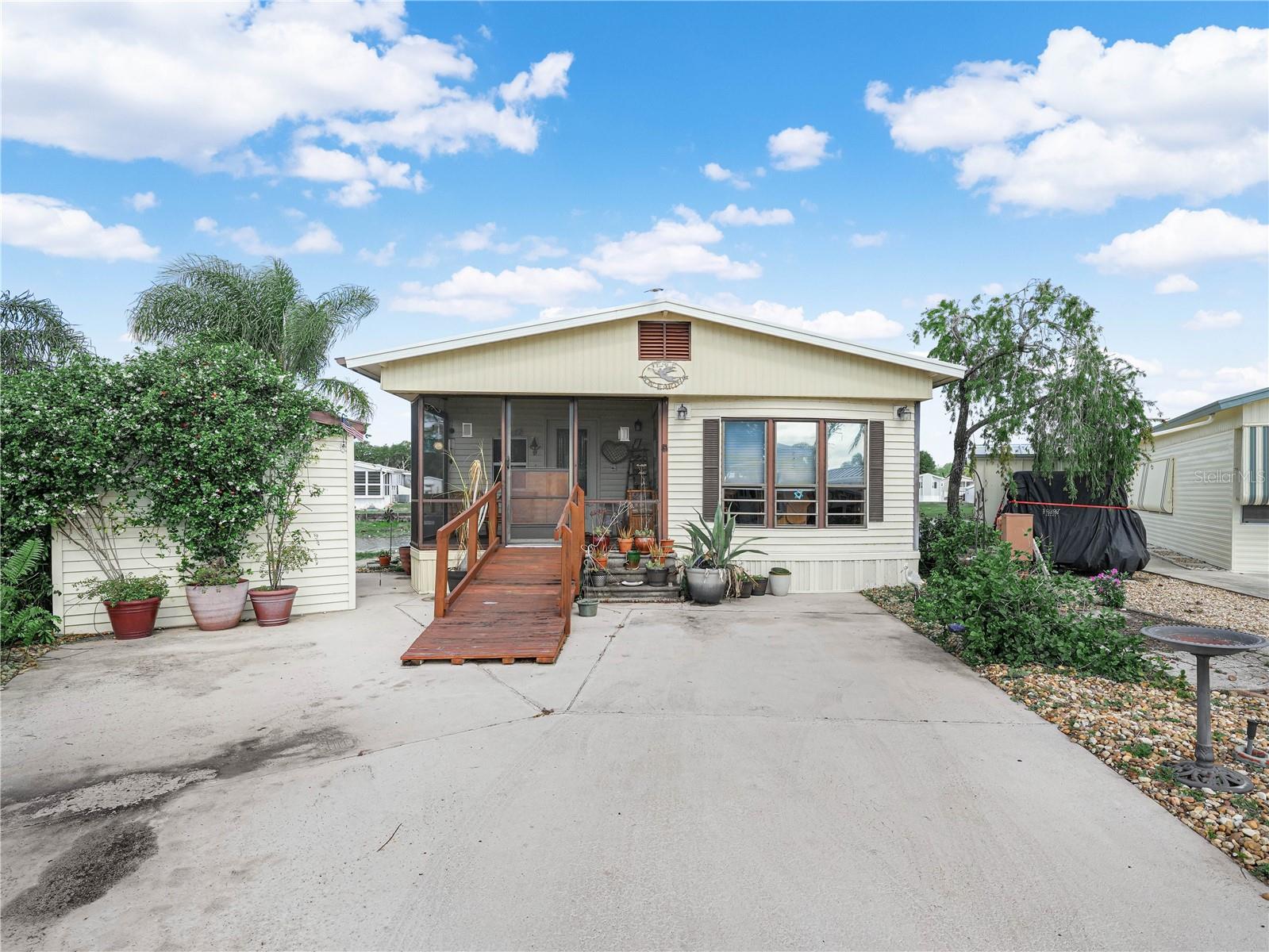 Listing photo 2 for 29 Beaverkill Dr