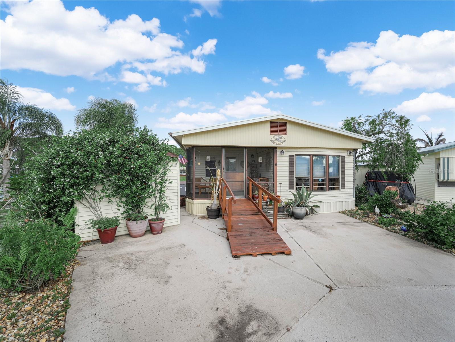 Listing photo 3 for 29 Beaverkill Dr