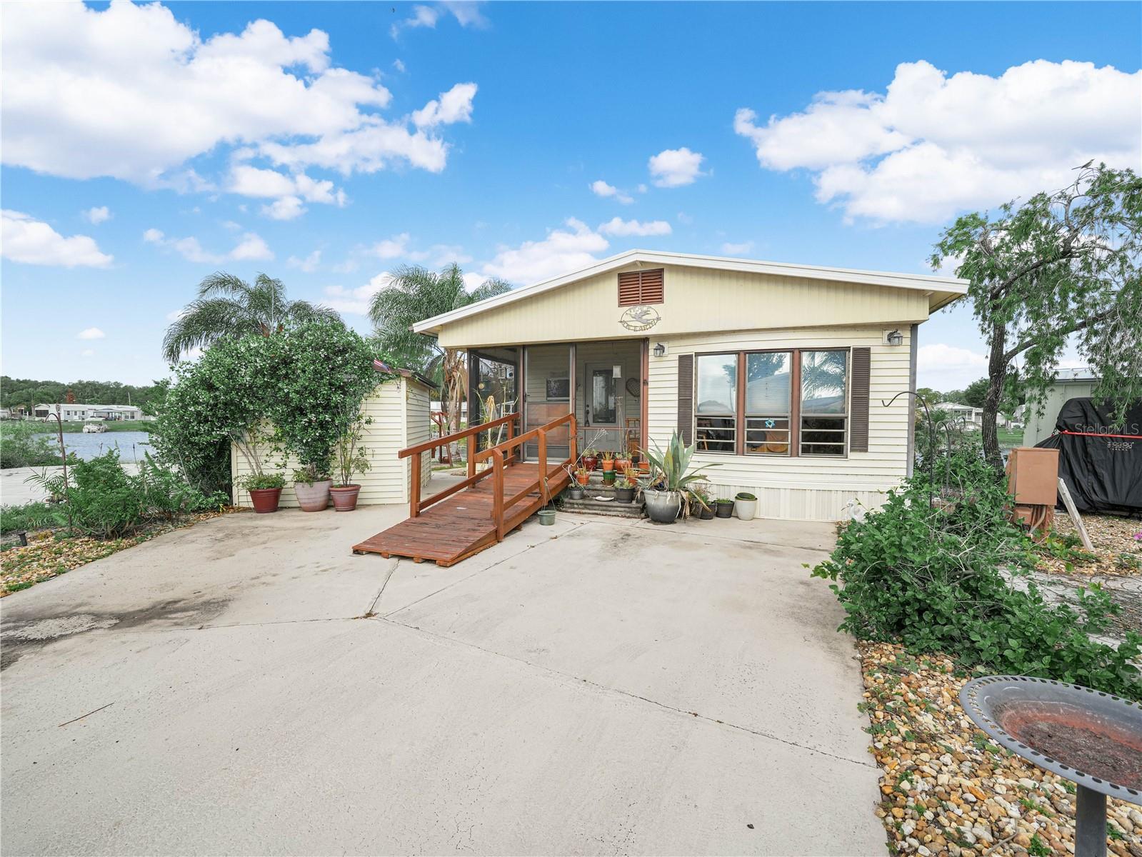Listing photo 1 for 29 Beaverkill Dr