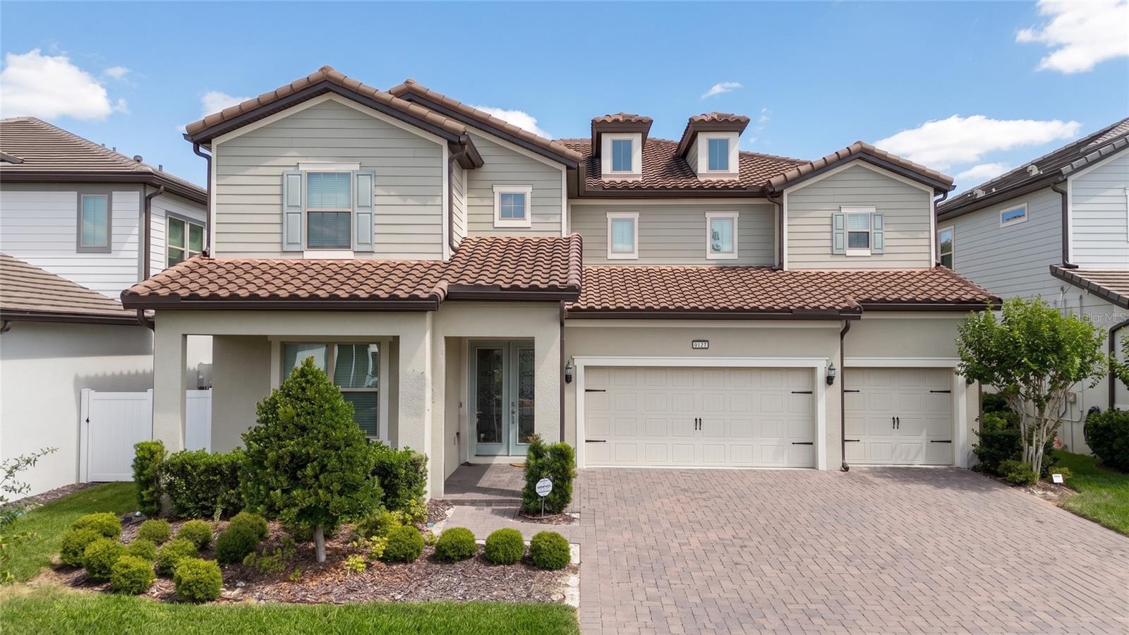 8059 LEAF GROVE CIRCLE