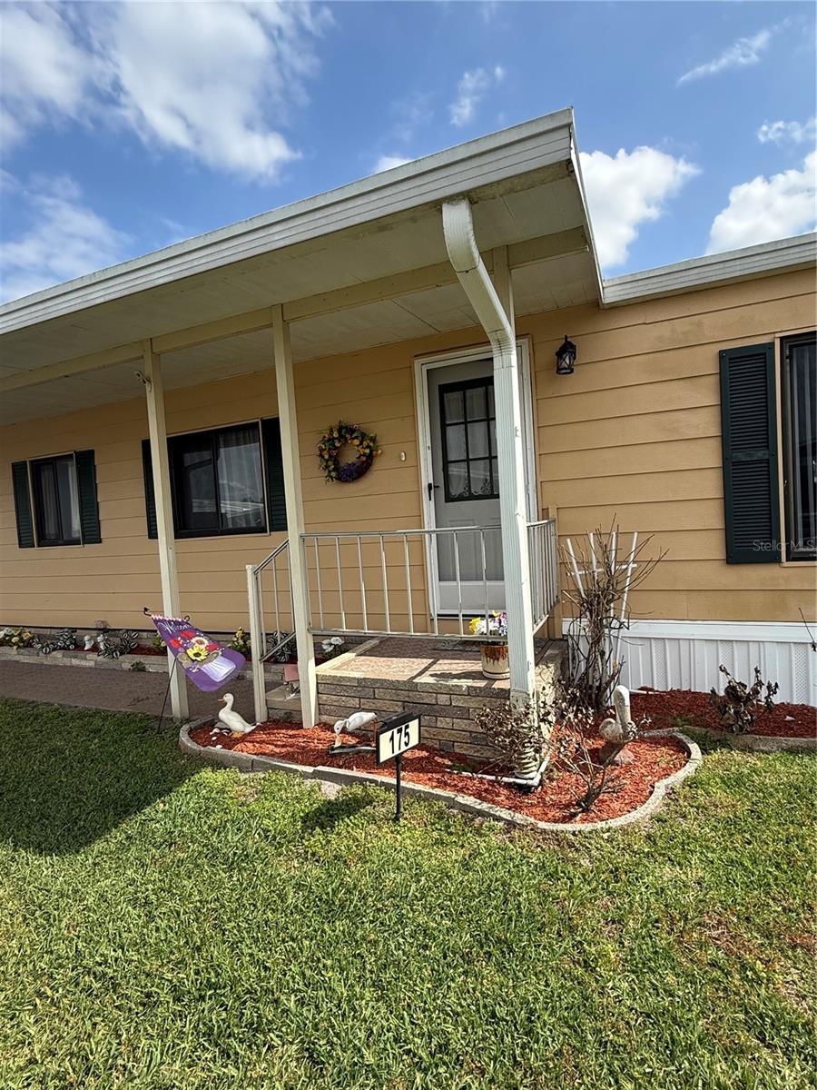 Listing photo 2 for 2055 S Floral Ave #175