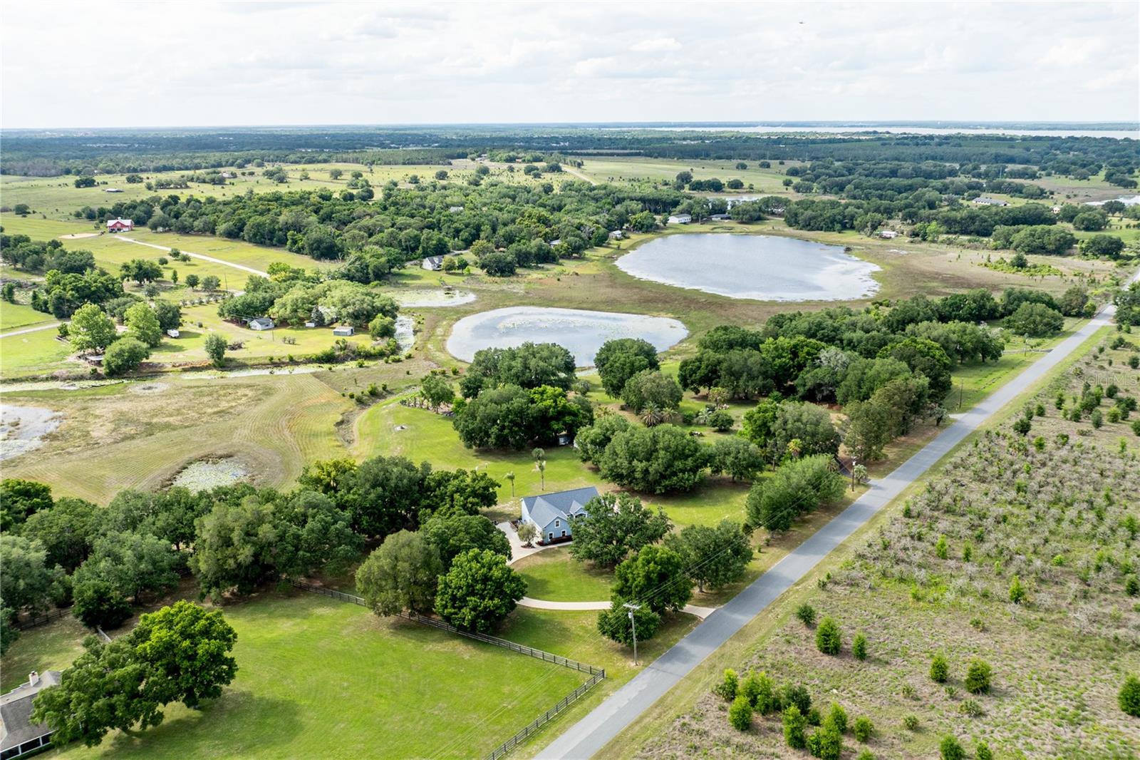Listing photo 3 for 25101 Turkey Lake Rd