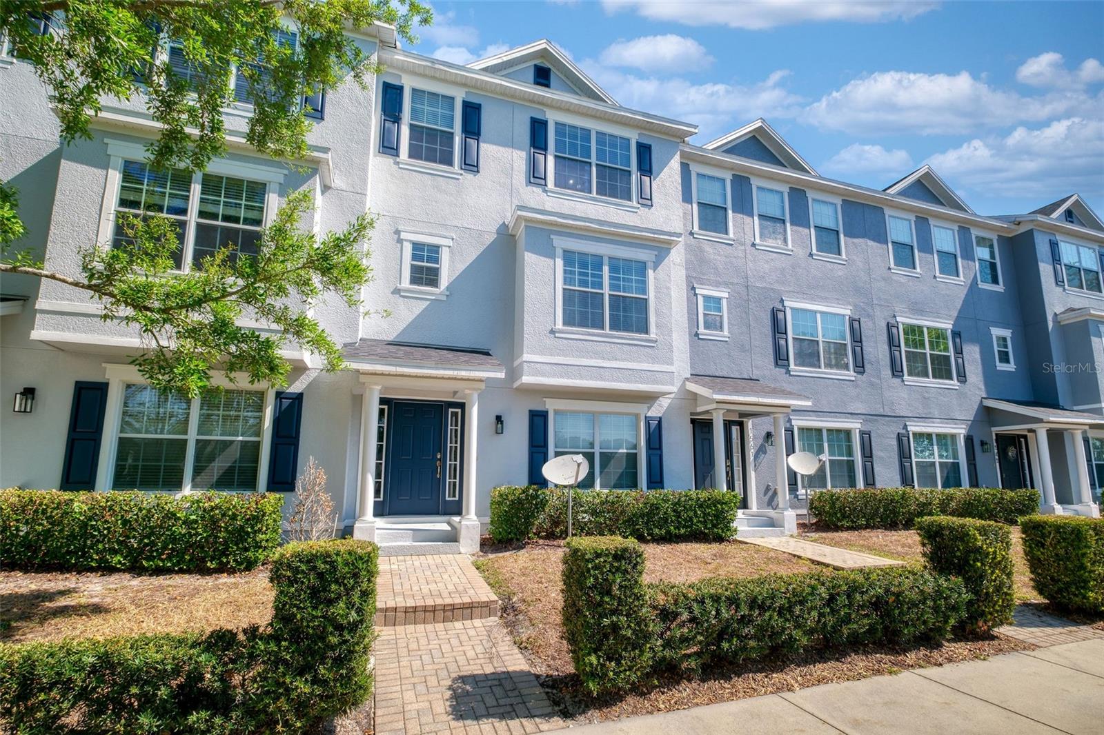 1557 CLOVERBAY LANE