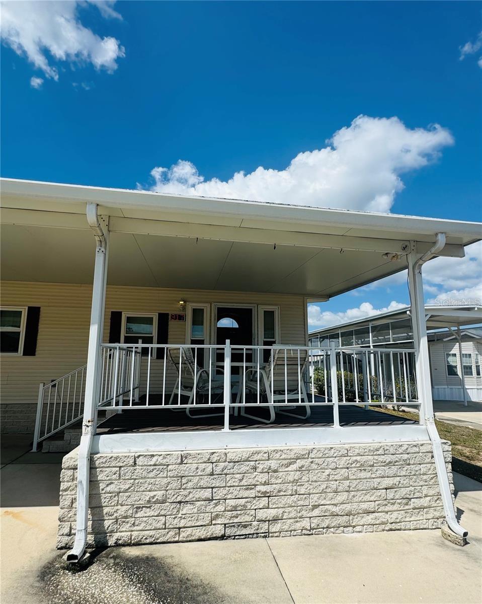Listing photo 3 for 917 St George Dr