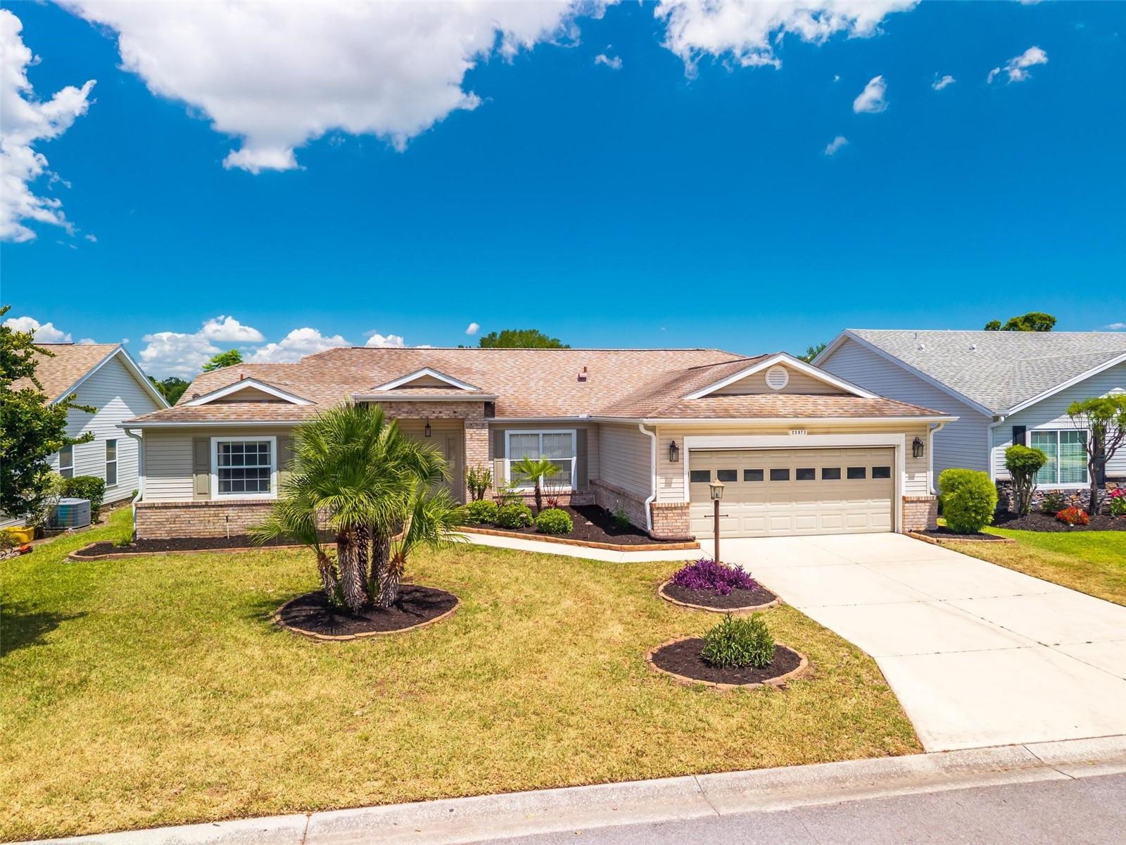 Listing photo 1 for 25073 Riverwalk Dr