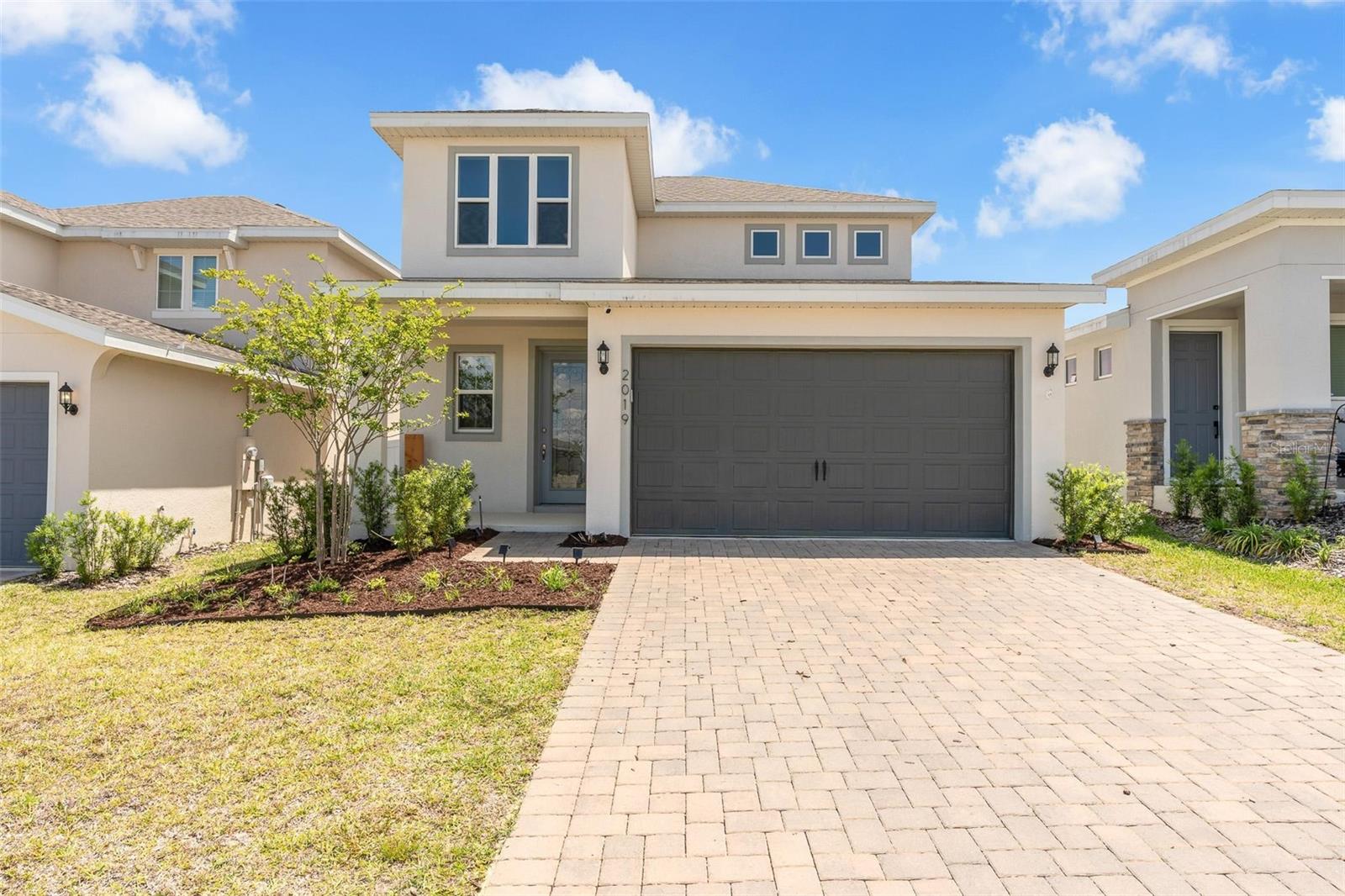Listing photo 2 for 2019 Sunshine Peak Dr