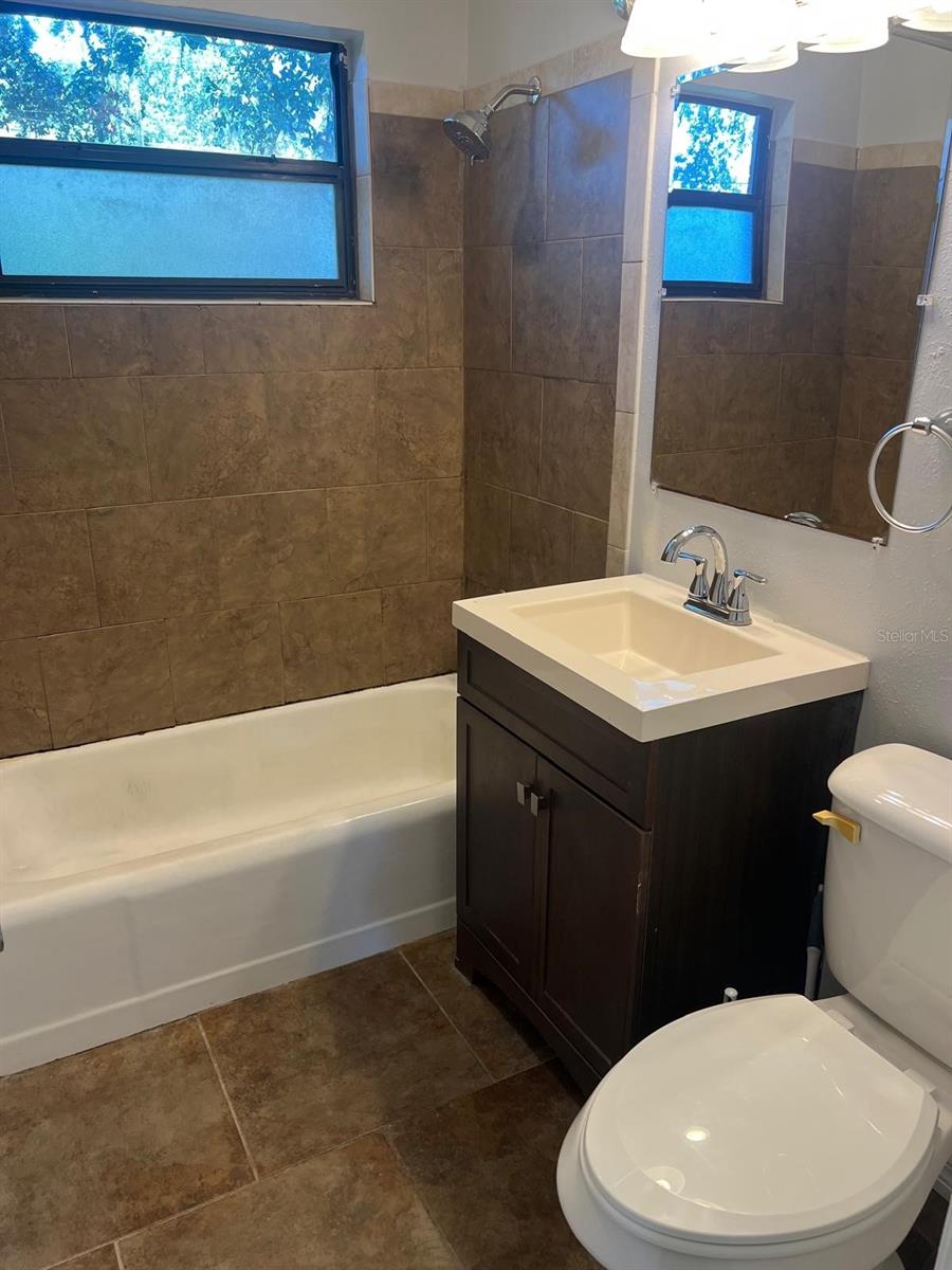 Listing photo 3 for 1427 Pleasant Pl