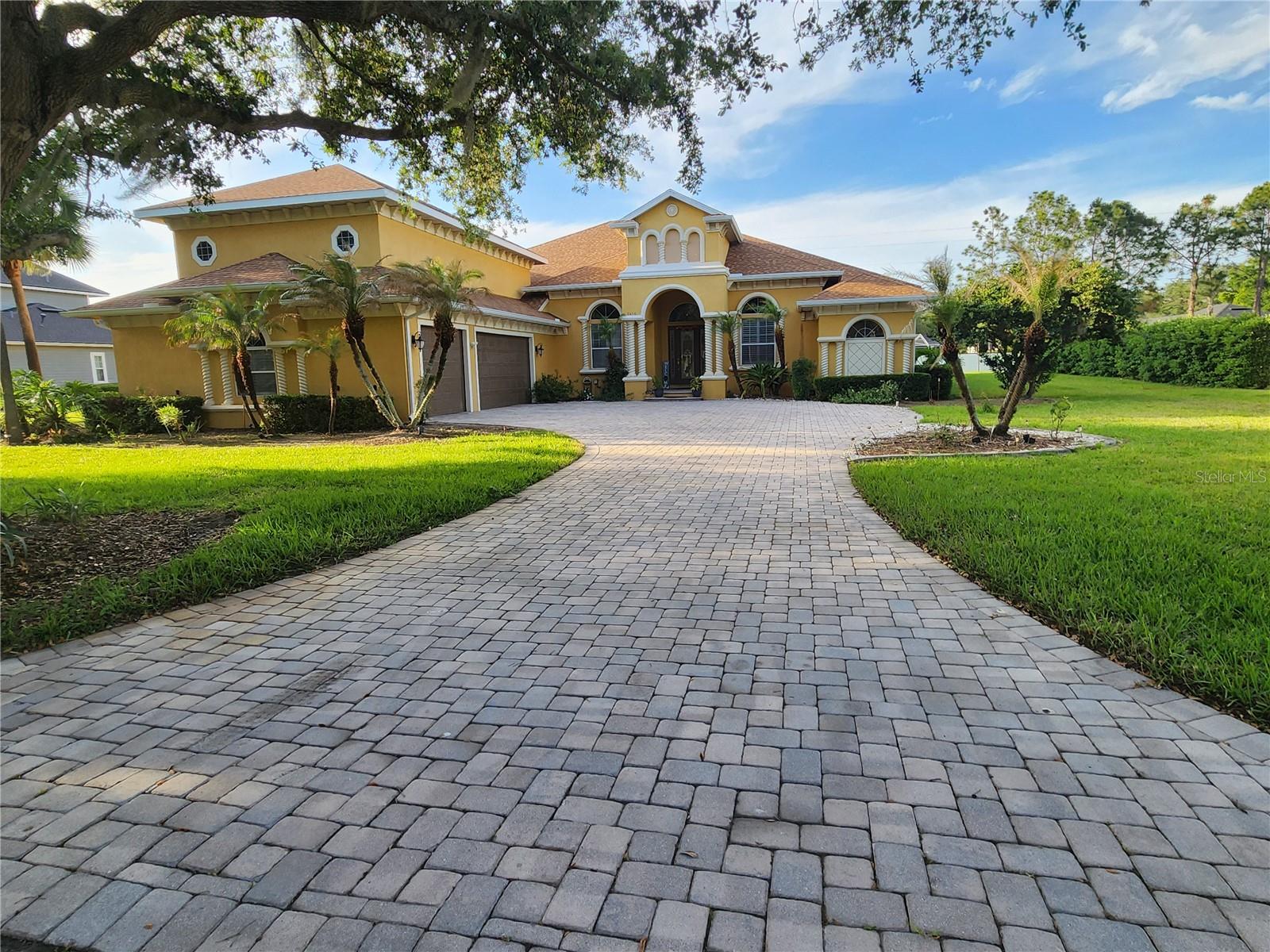 Listing photo 1 for 2656 Wyndsor Oaks Way