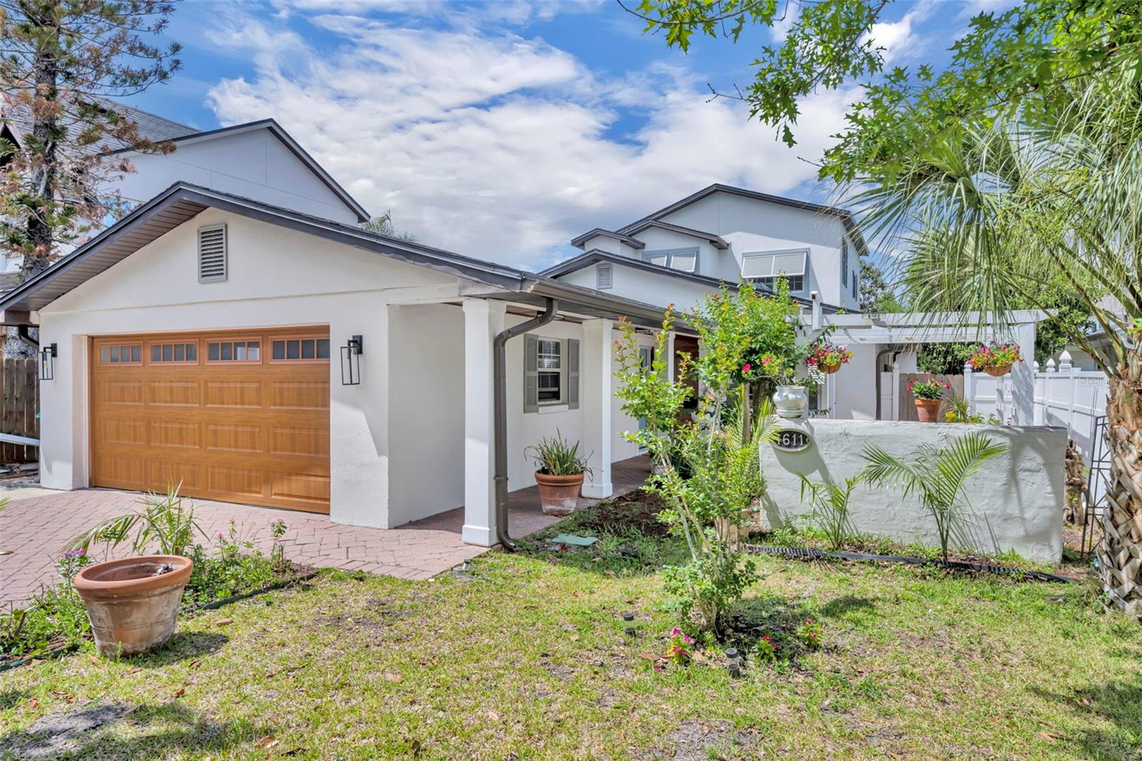 1611 CHESTNUT AVENUE