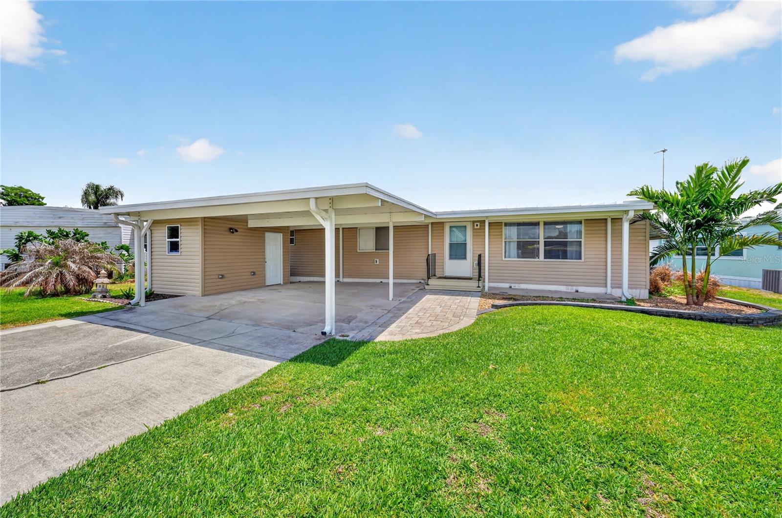 Listing photo 1 for 957 Todd Way
