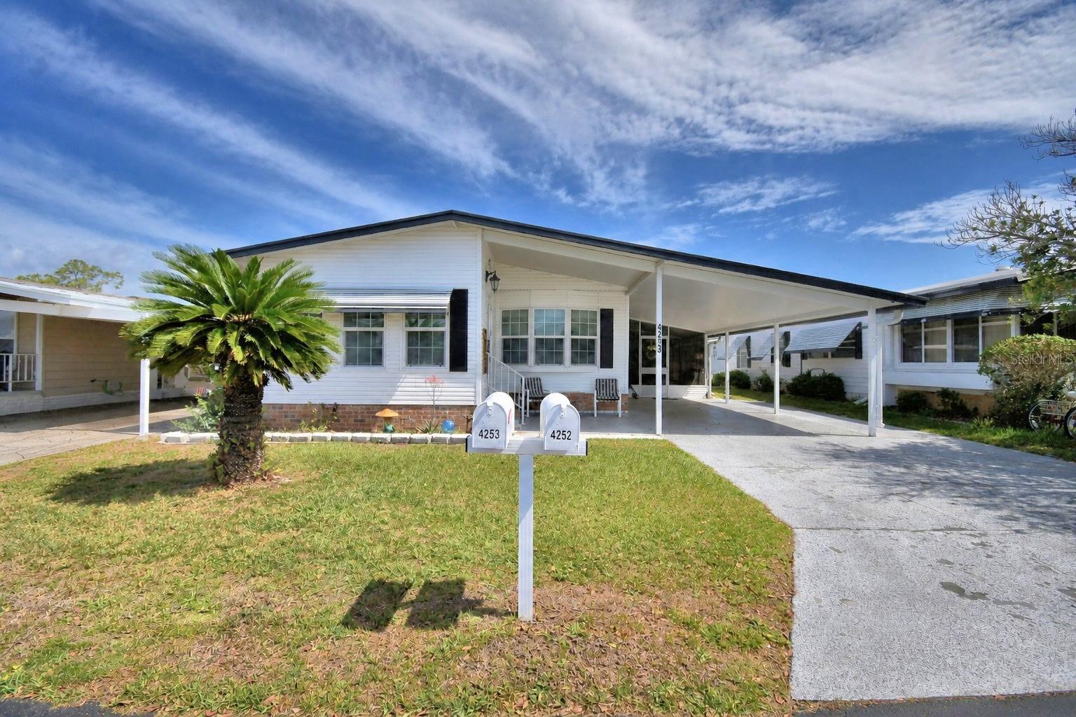 Listing photo 2 for 4253 Cedarwood St