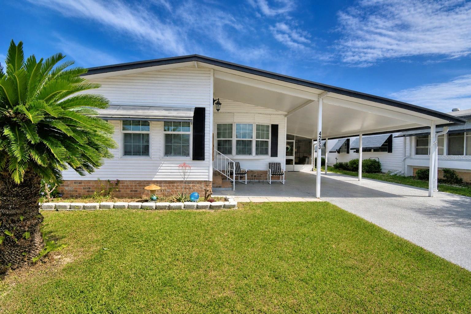Listing photo 1 for 4253 Cedarwood St