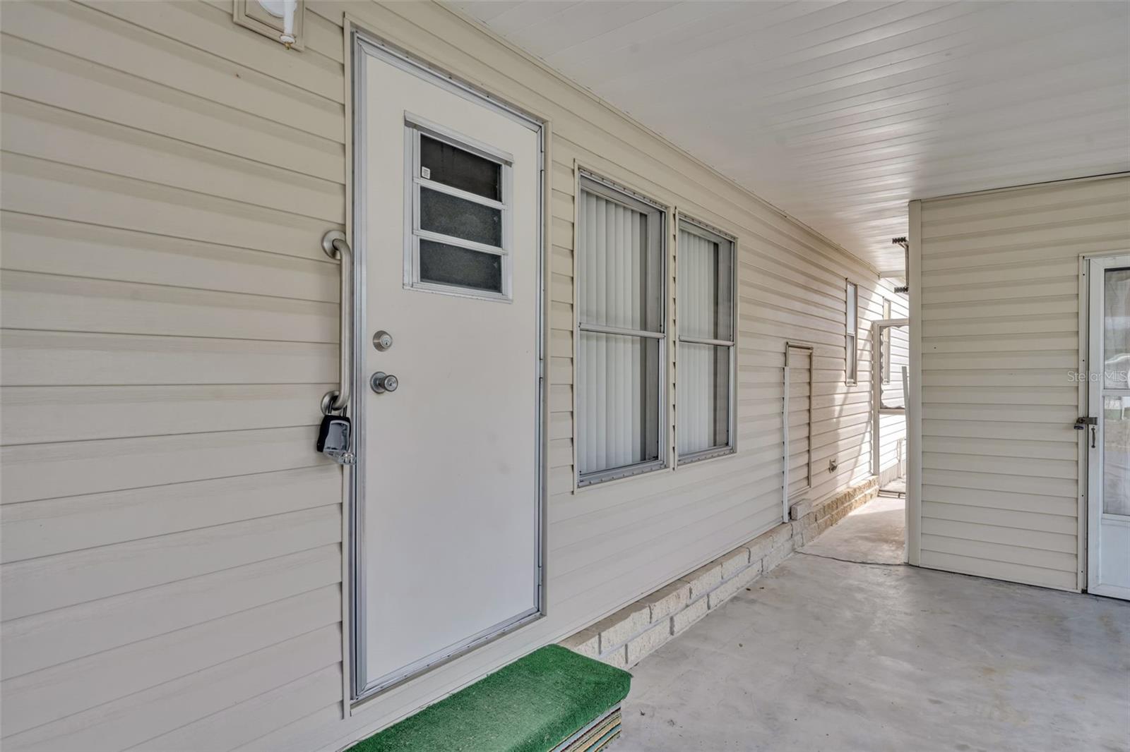 Listing photo 2 for 53 Kono Cir