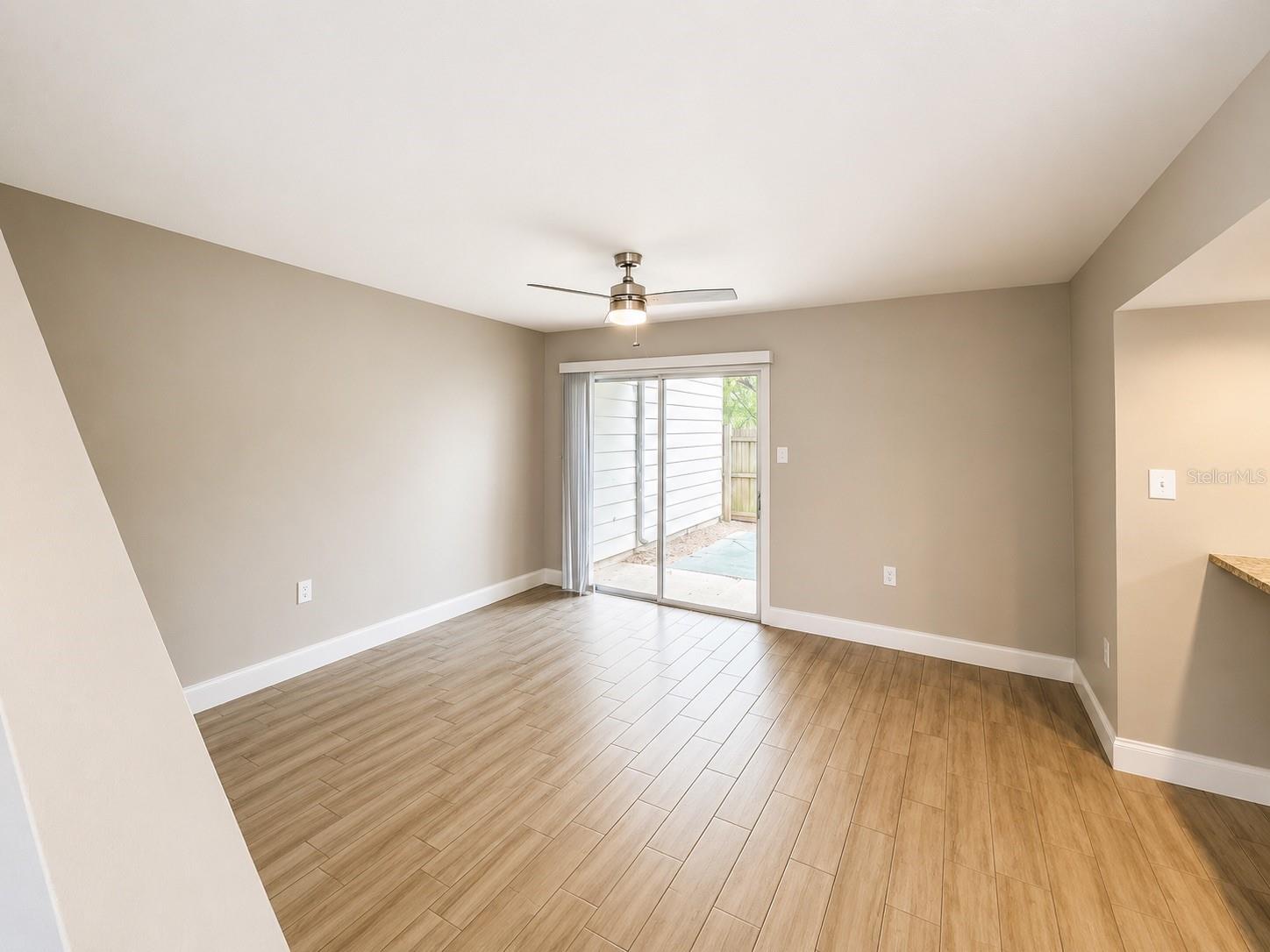 Listing photo 2 for 3922 Crayrich Cir #c-4