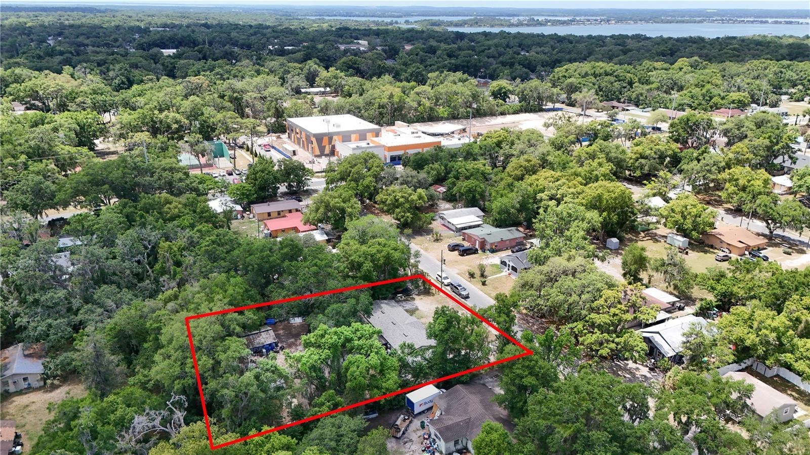 Listing photo 2 for 1400 N Simpson St