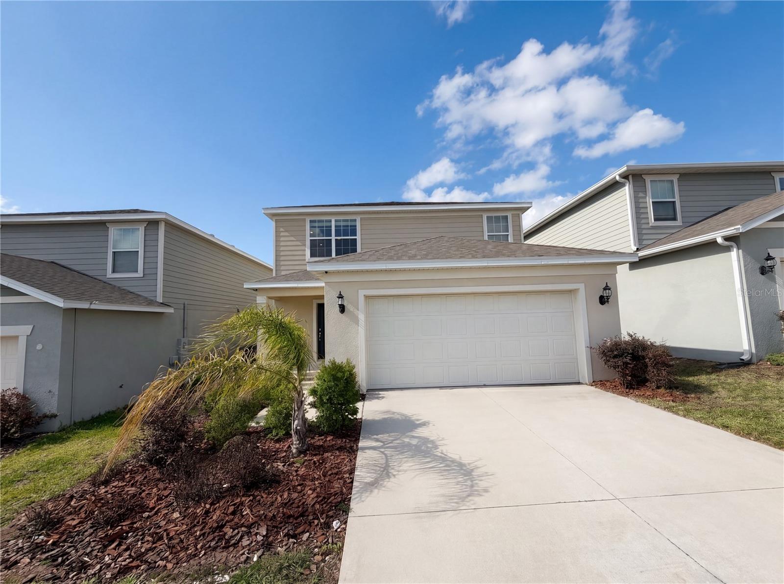 Listing photo 1 for 7768 Syracuse Dr
