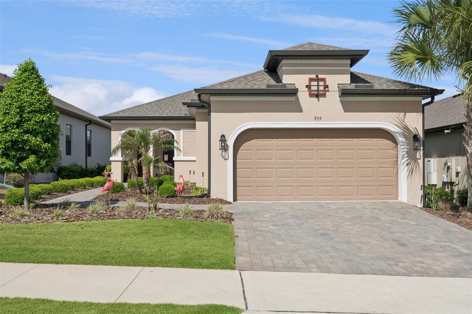 Listing photo 1 for 959 Braewood Dr