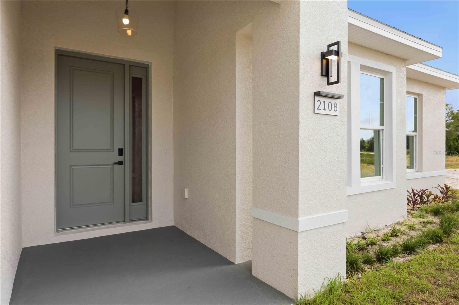Listing photo 2 for 2108 River Hawk Loop