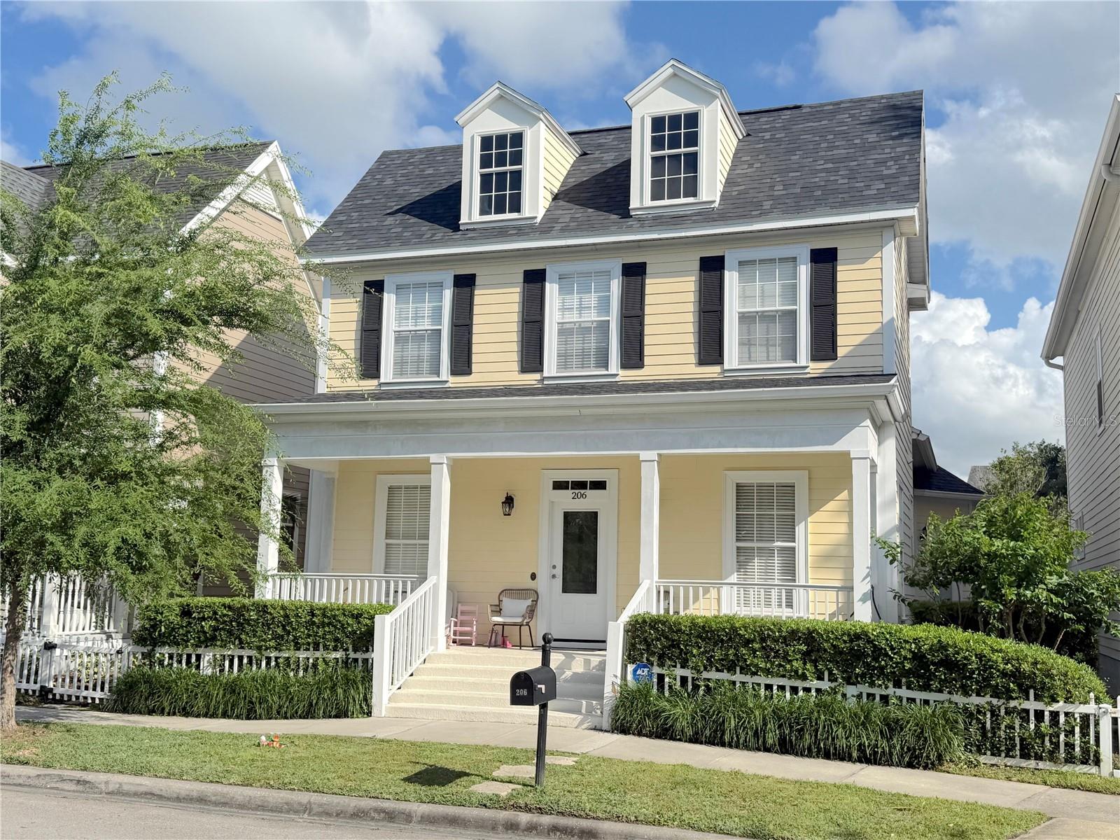 206 NORFOLK PLACE