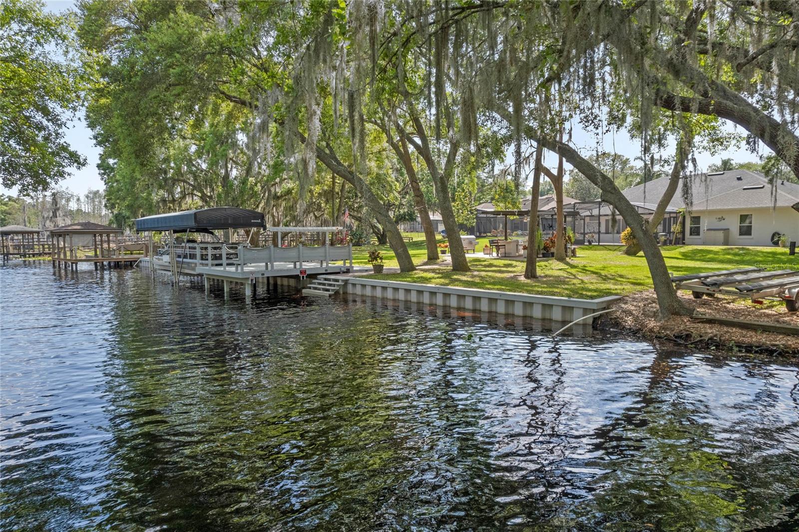 Listing photo 1 for 11516 Lyons Ct