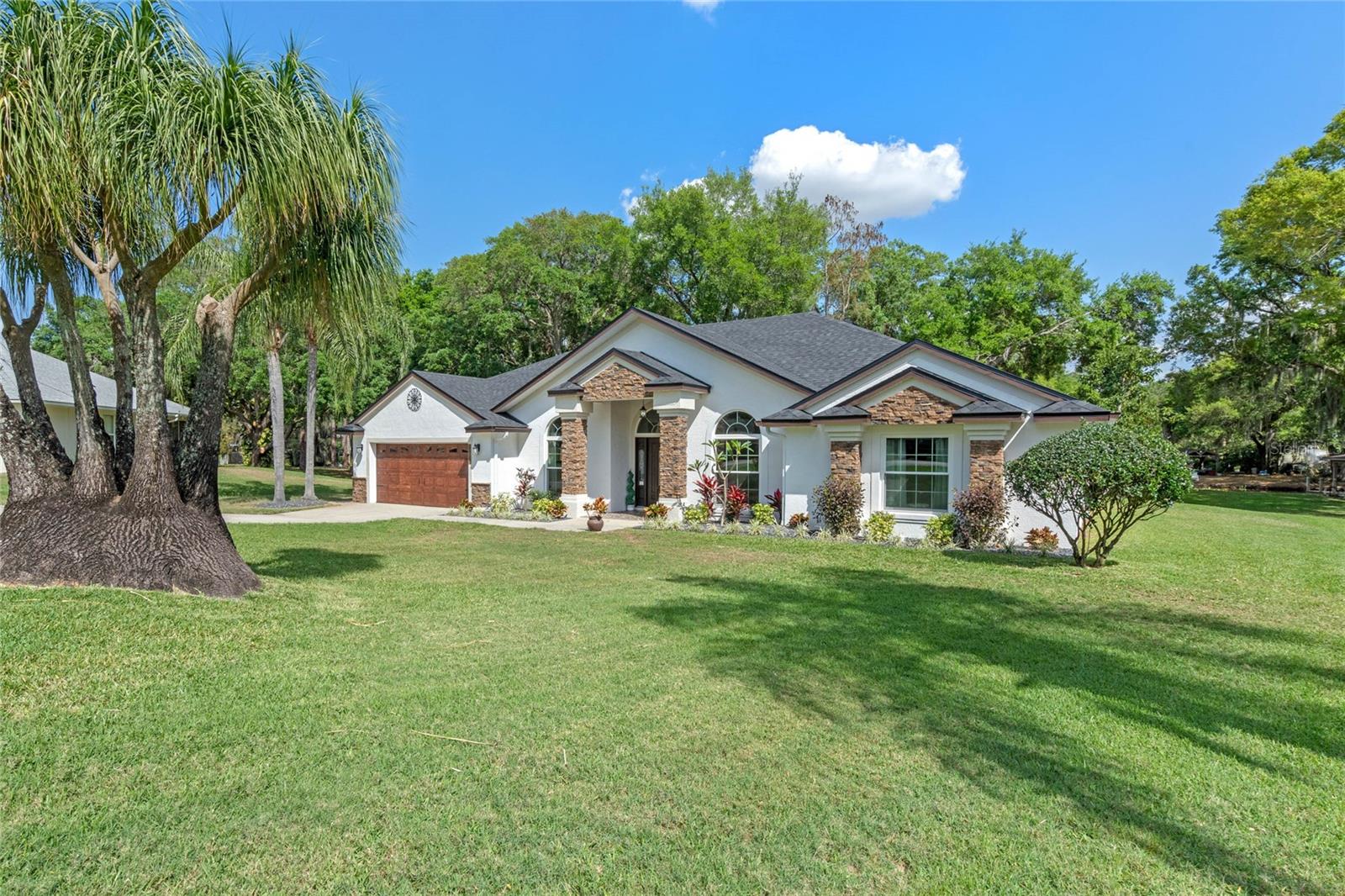 Listing photo 3 for 11516 Lyons Ct