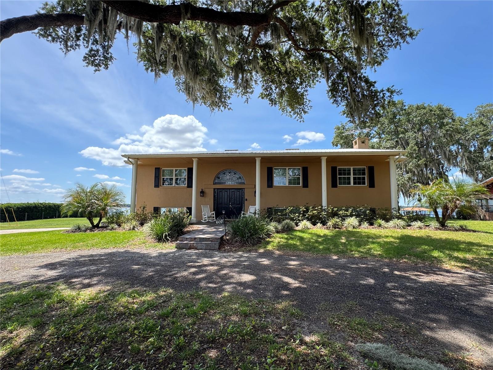 Listing photo 1 for 607 W State Road 630