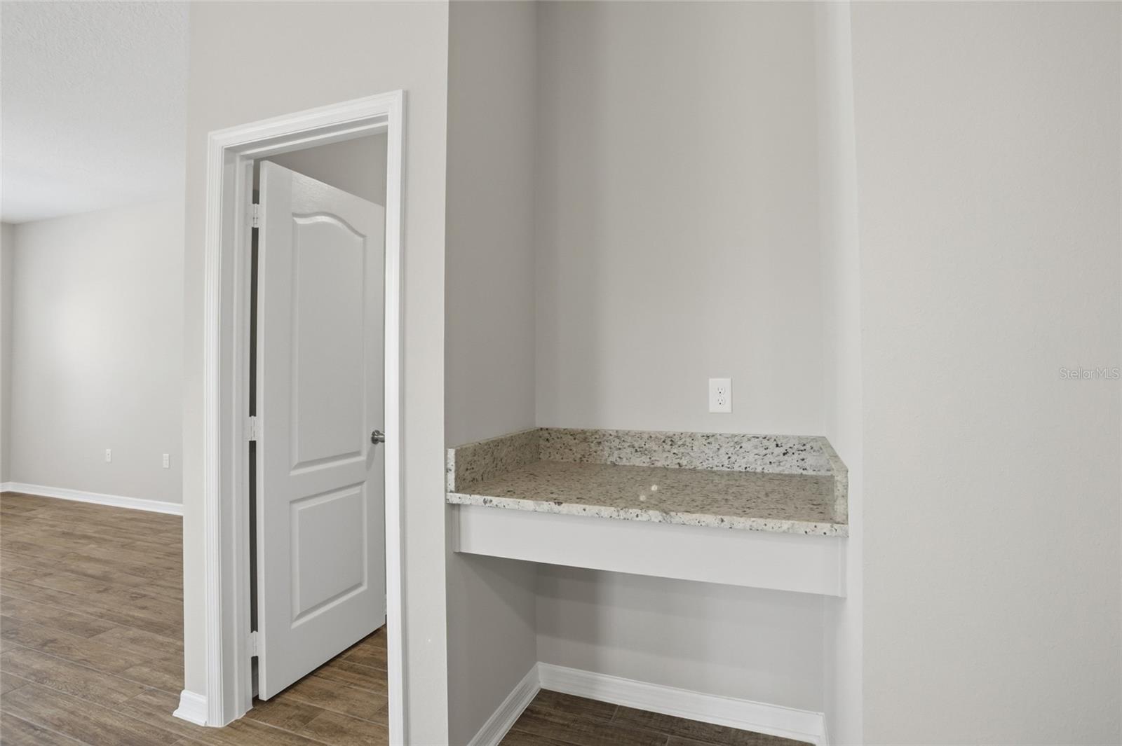 Photo 16