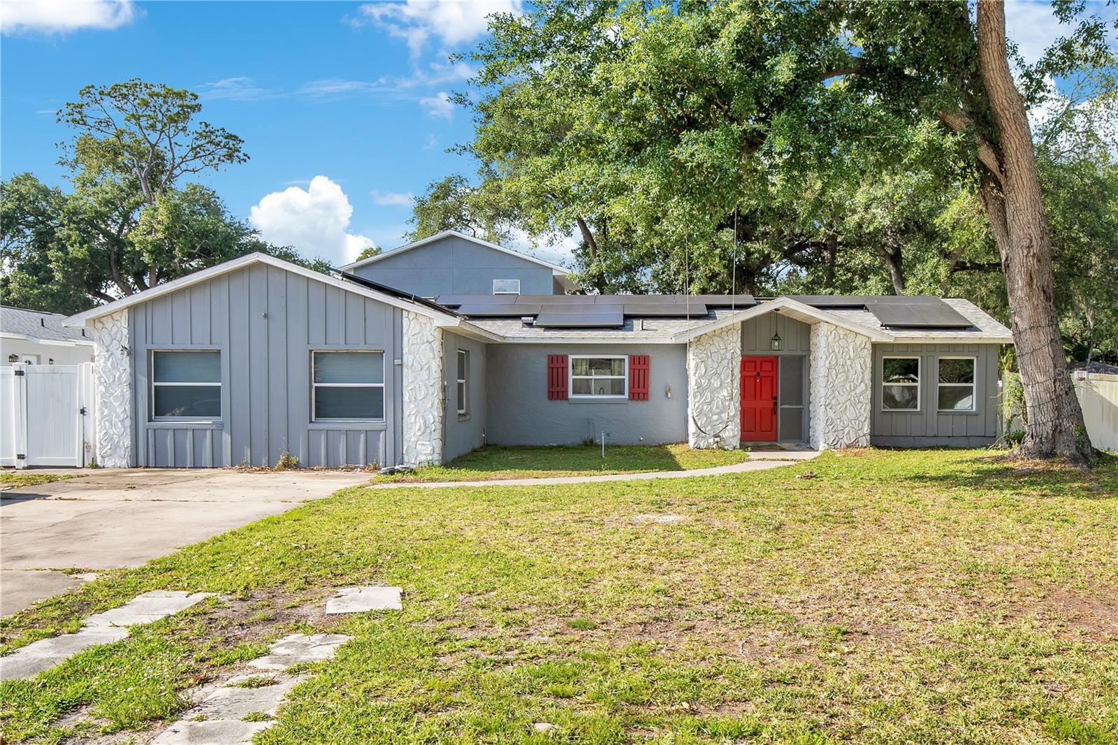 2422 SWEETBRIAR COURT