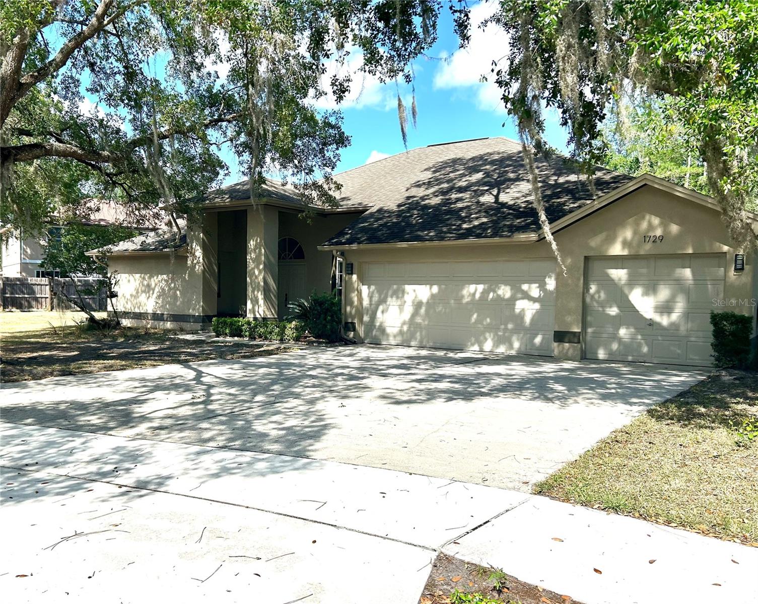 1729 BUCKHORN PLACE