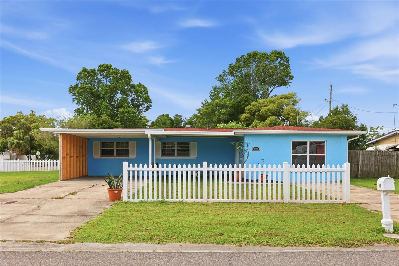 908 ROCK OAK DRIVE