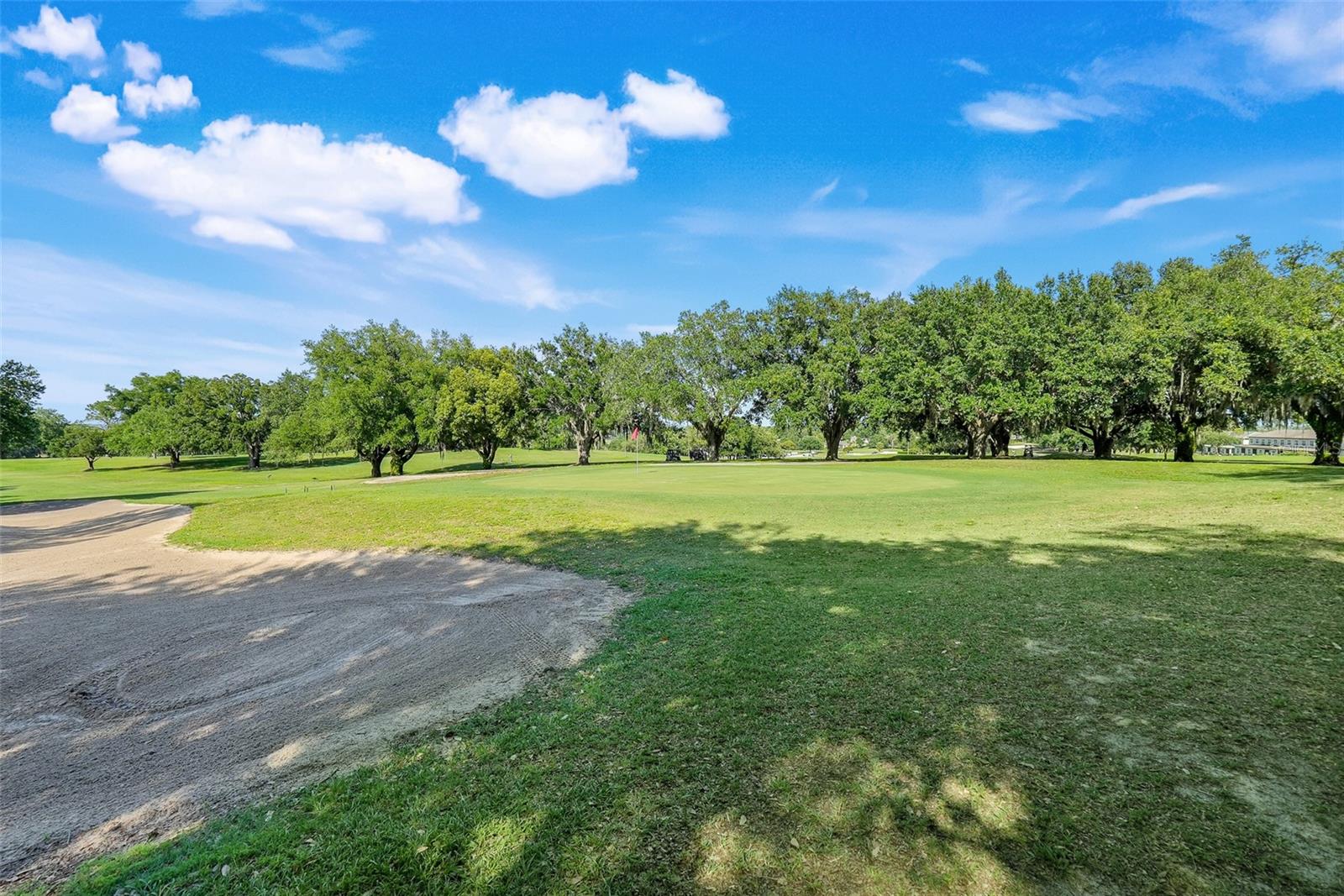 Listing photo 3 for 1141 Greenley Ave