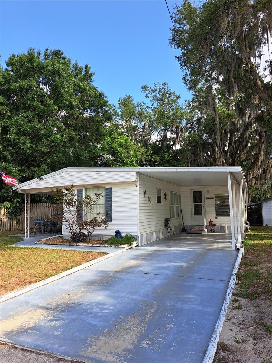 Listing photo 2 for 119 Daisy Ave