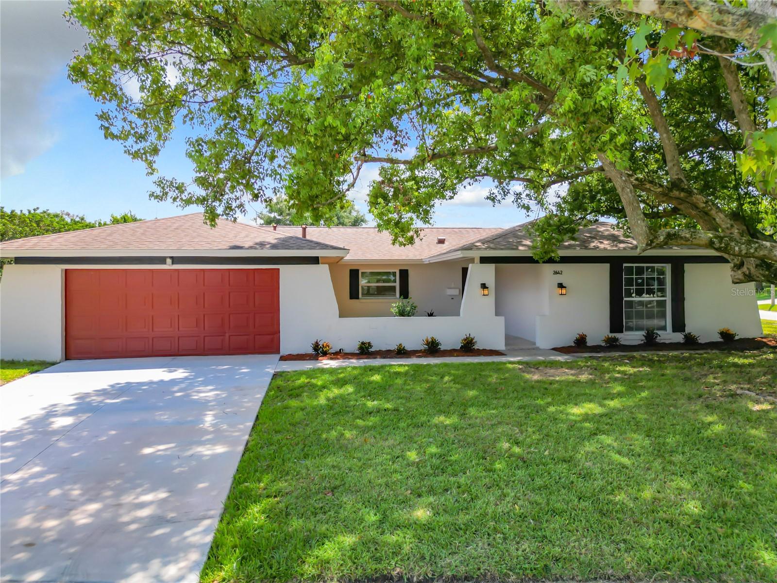 Listing photo 1 for 2642 Brookside Ct