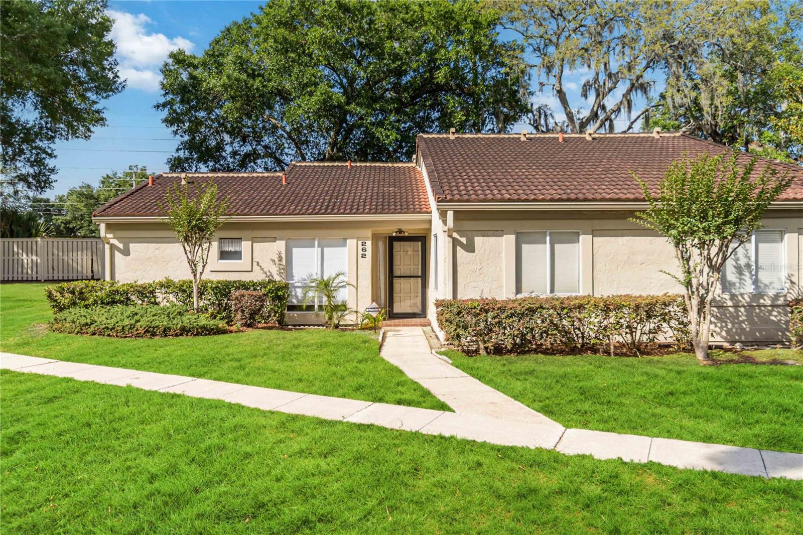 262 W SABAL PALM PLACE