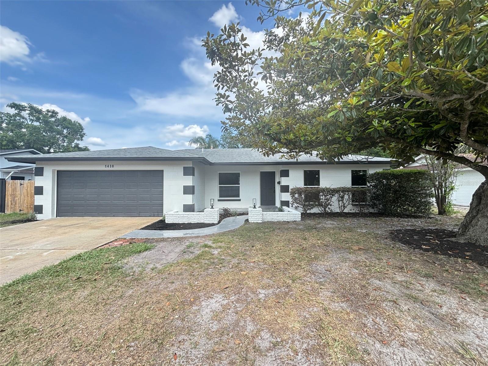1438 TIERRA CIRCLE