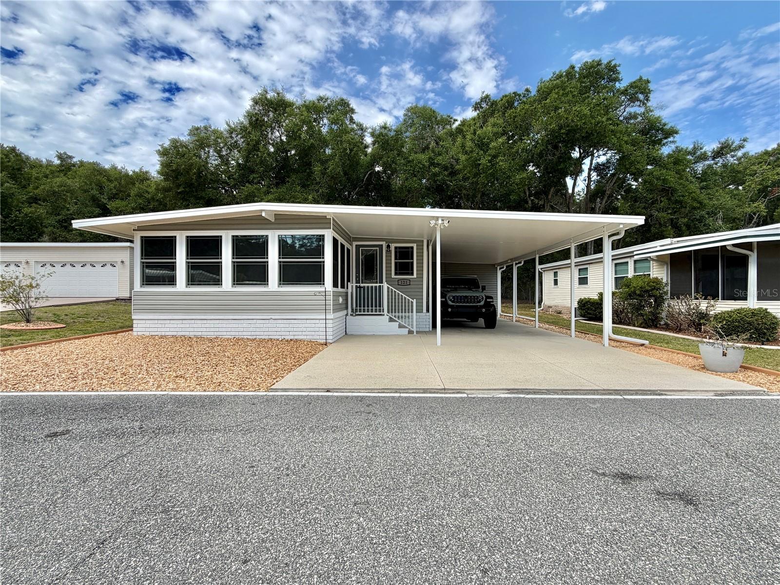 Listing photo for 121 Tamarisk Way