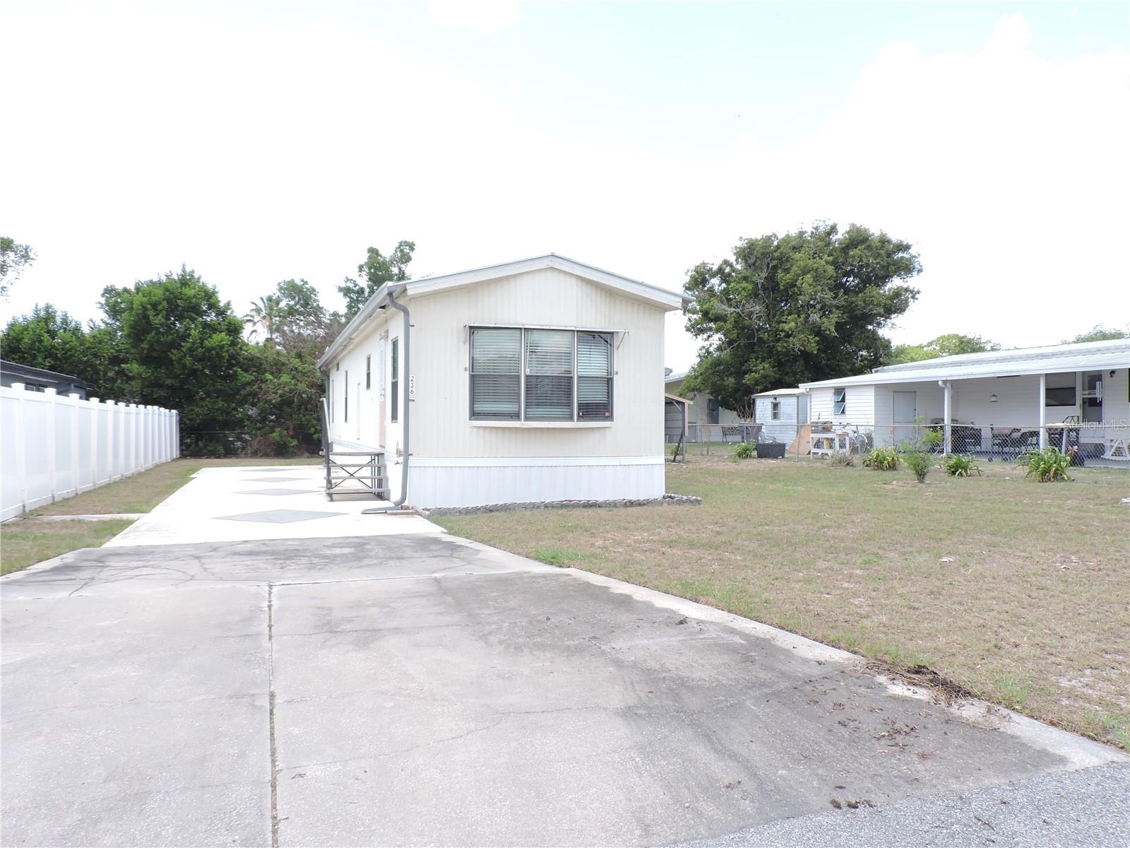 Listing photo 1 for 236 2nd Ave N