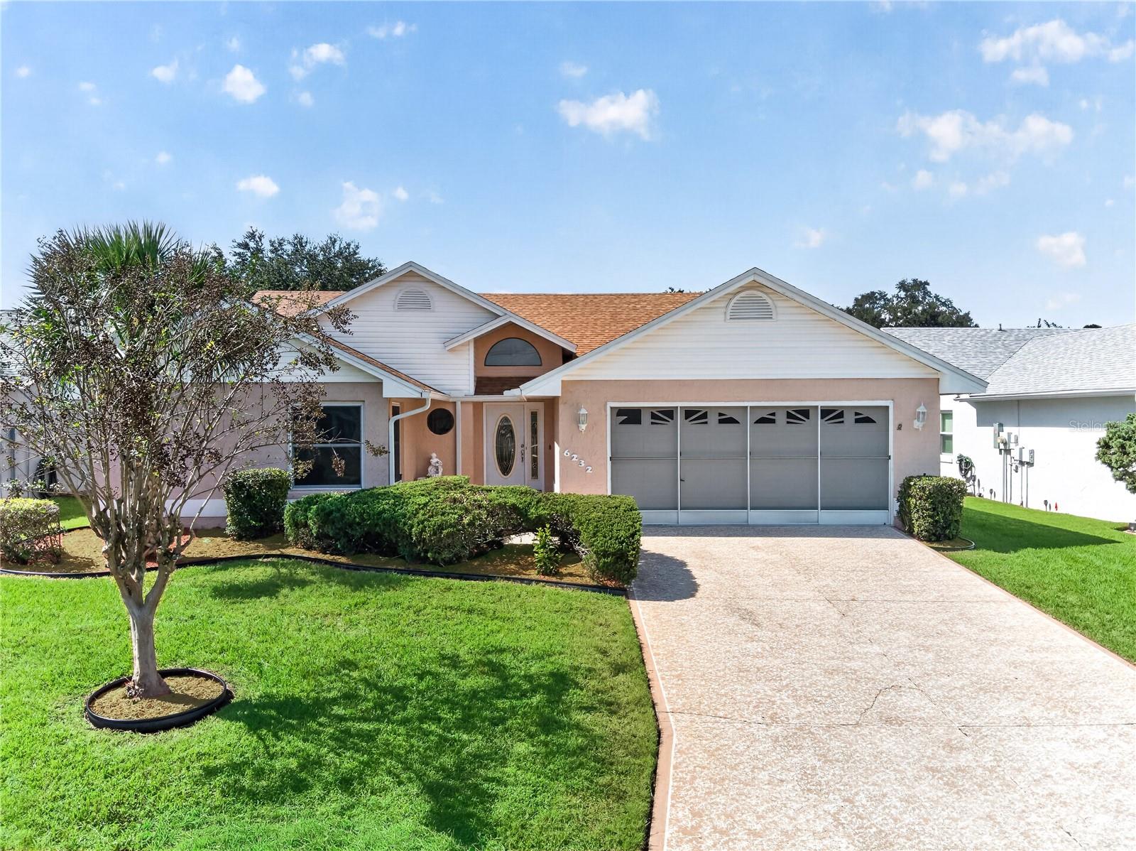 Listing photo 2 for 6232 Egret Dr