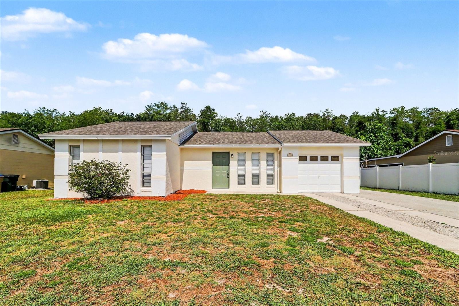 136 W CEDARWOOD CIRCLE