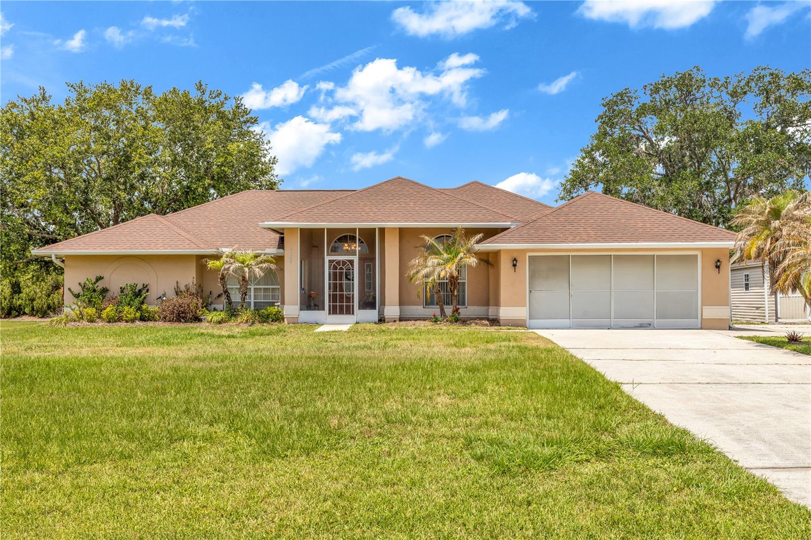 2800 WOODSMERE COURT