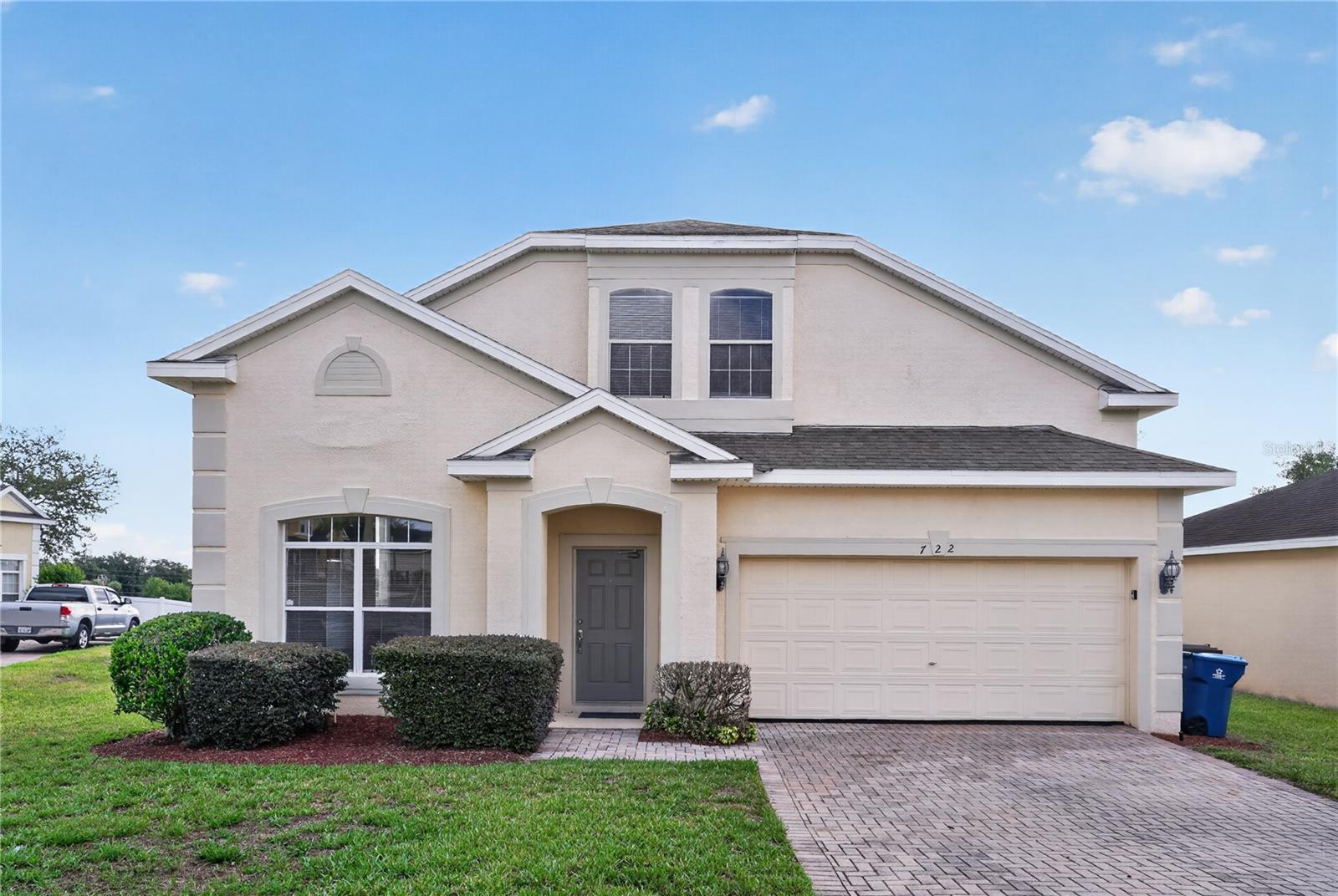 Listing photo 1 for 722 Cadiz Loop