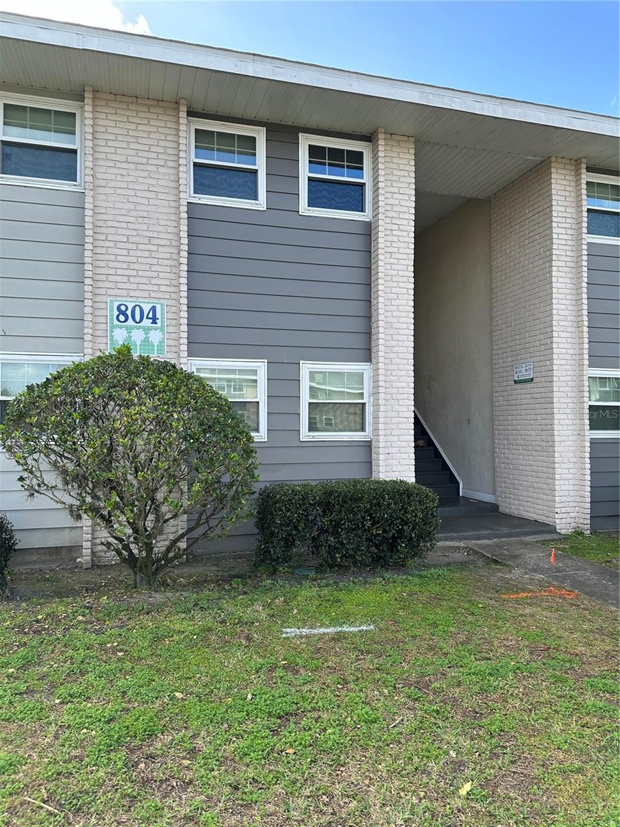804 SKY LAKE CIRCLE Unit B
