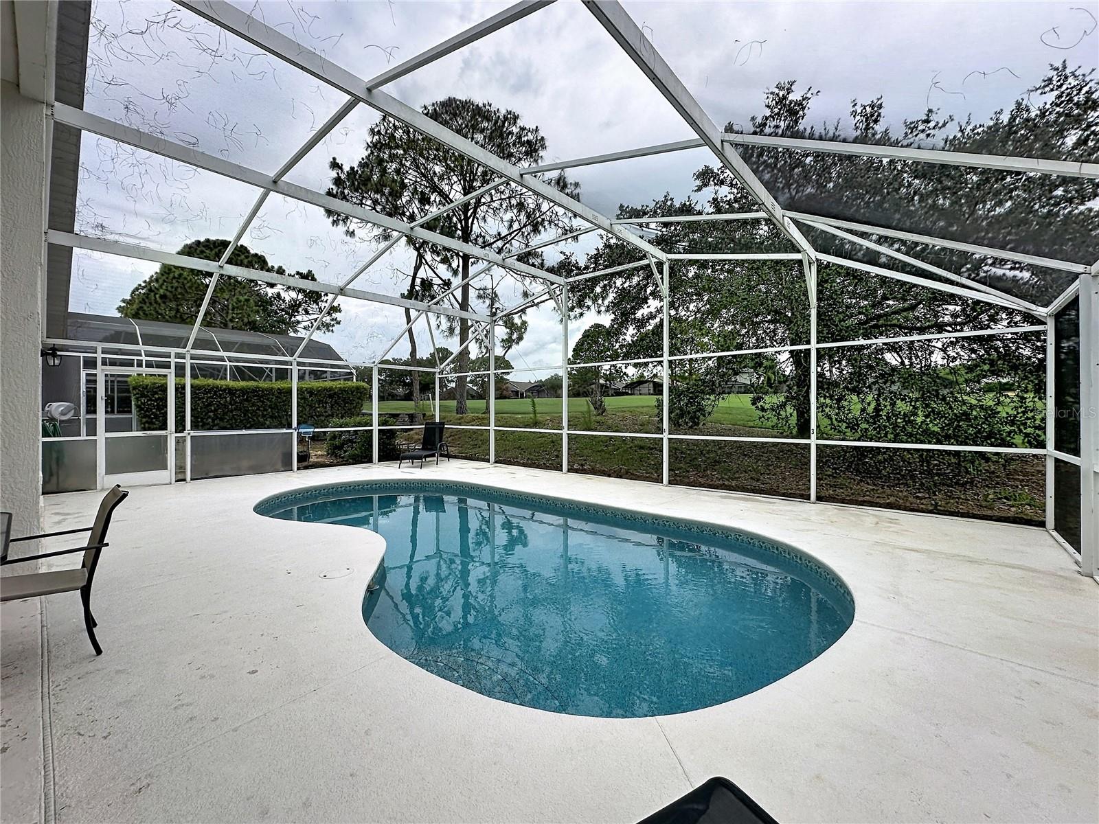 Listing photo 3 for 1529 Gulf Vue Dr