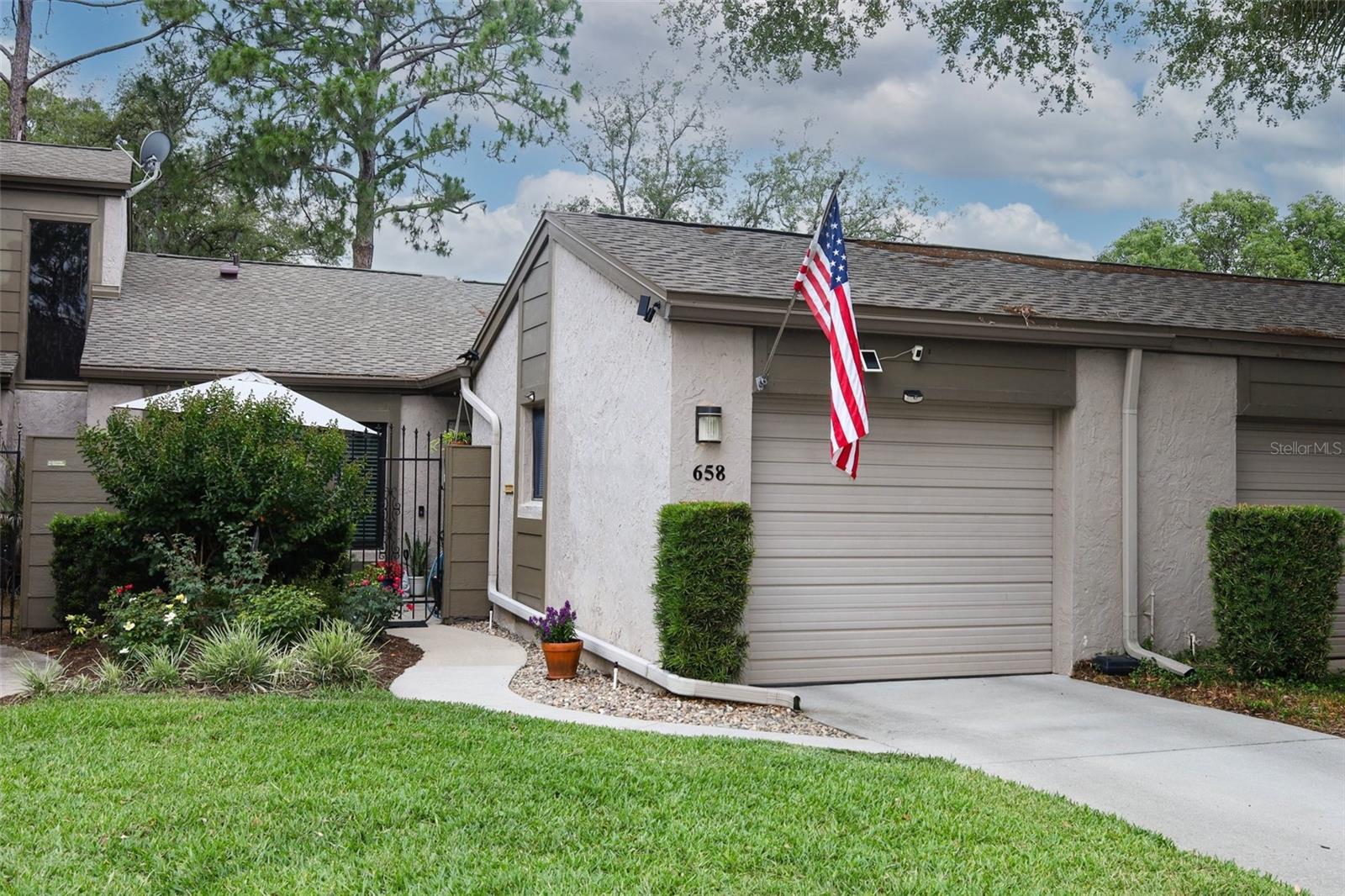 658 WOODRIDGE DRIVE