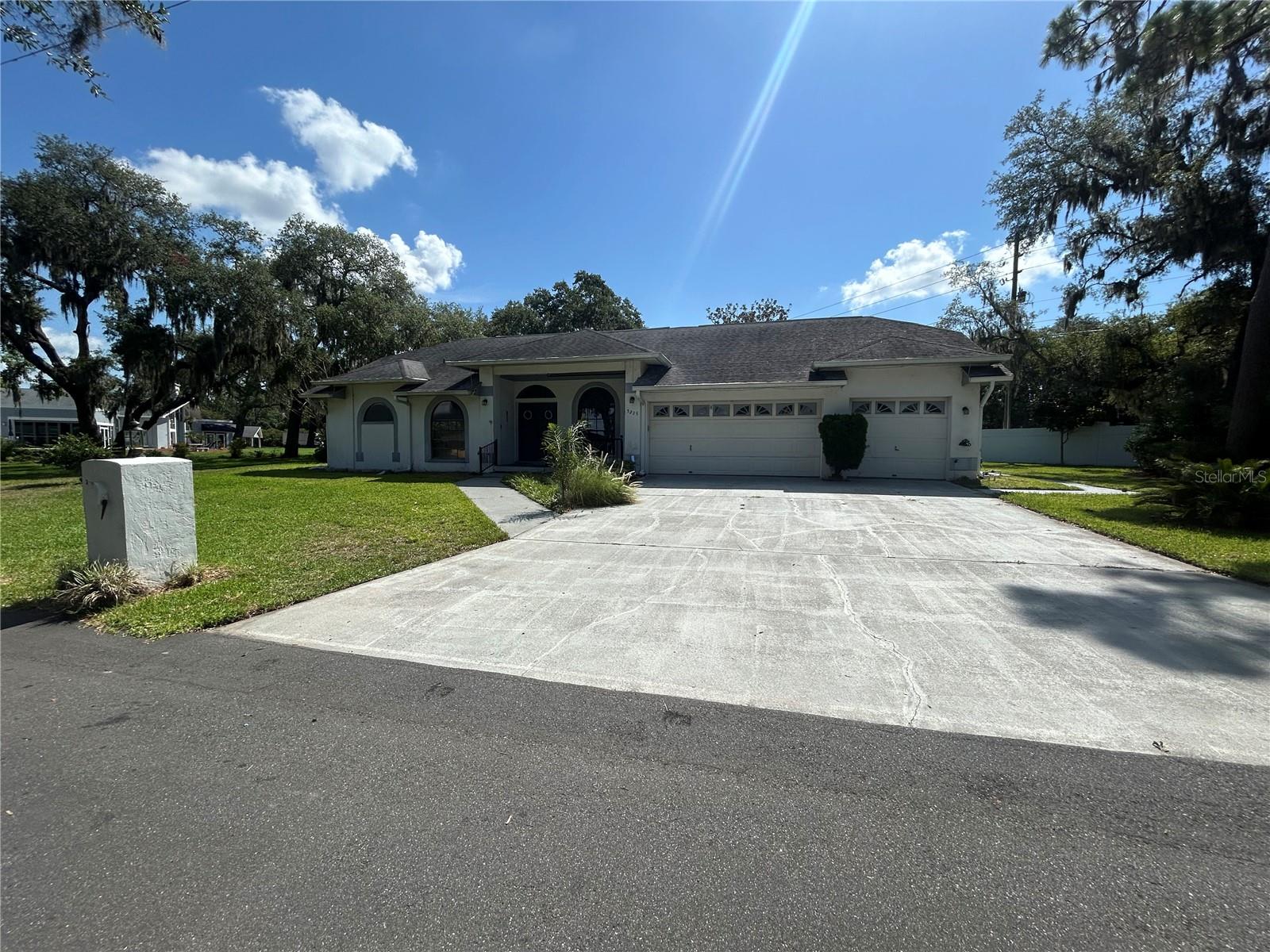 Listing photo 2 for 5235 Post Ln