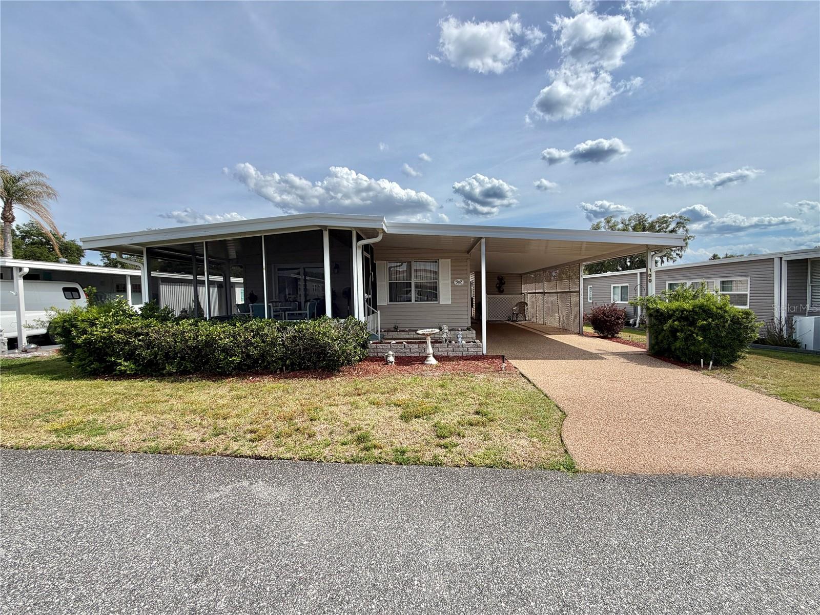 Listing photo for 100 Marigold St