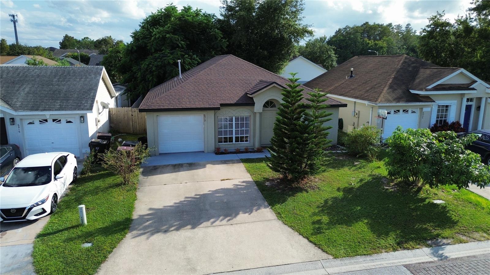 6912 LONG NEEDLE COURT