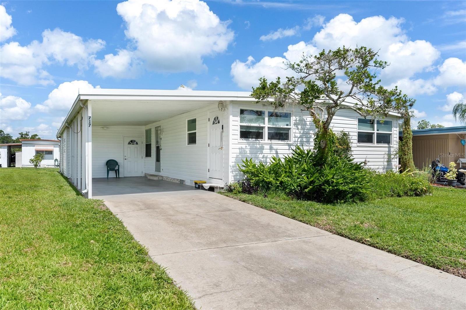Listing photo for 717 W Coach N Four Dr