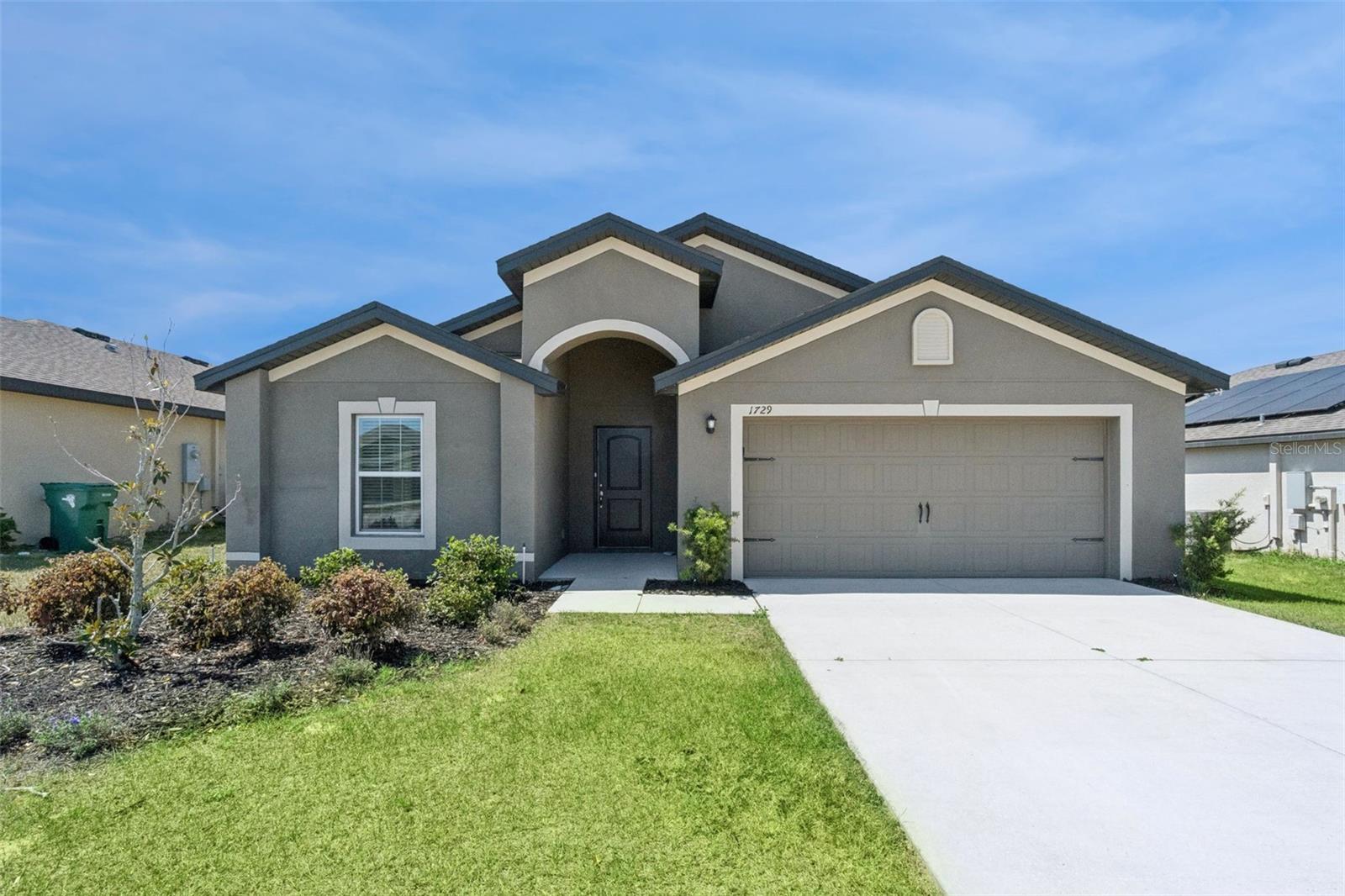 Listing photo 2 for 1729 Canaan Loop
